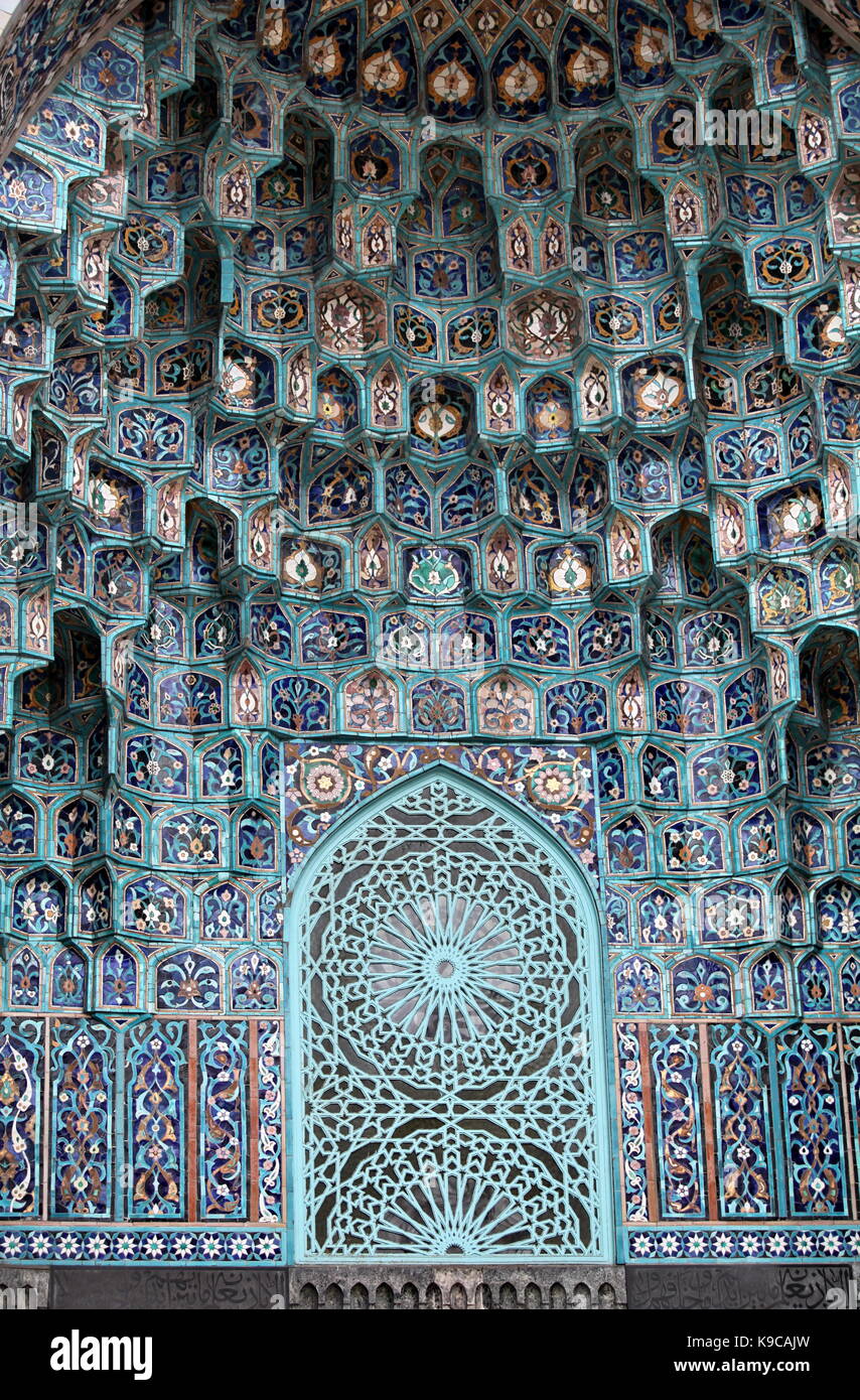 Frammento di mosaico sulla parete della moschea Foto Stock