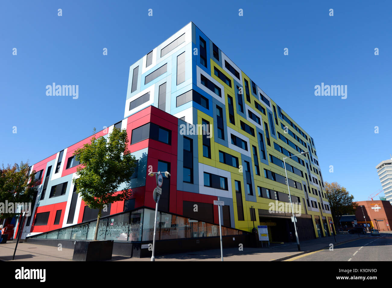 University of Essex, University Square studia a Southend on Sea Essex, con pannelli di rivestimento in laminato geometrico ad alta pressione Foto Stock