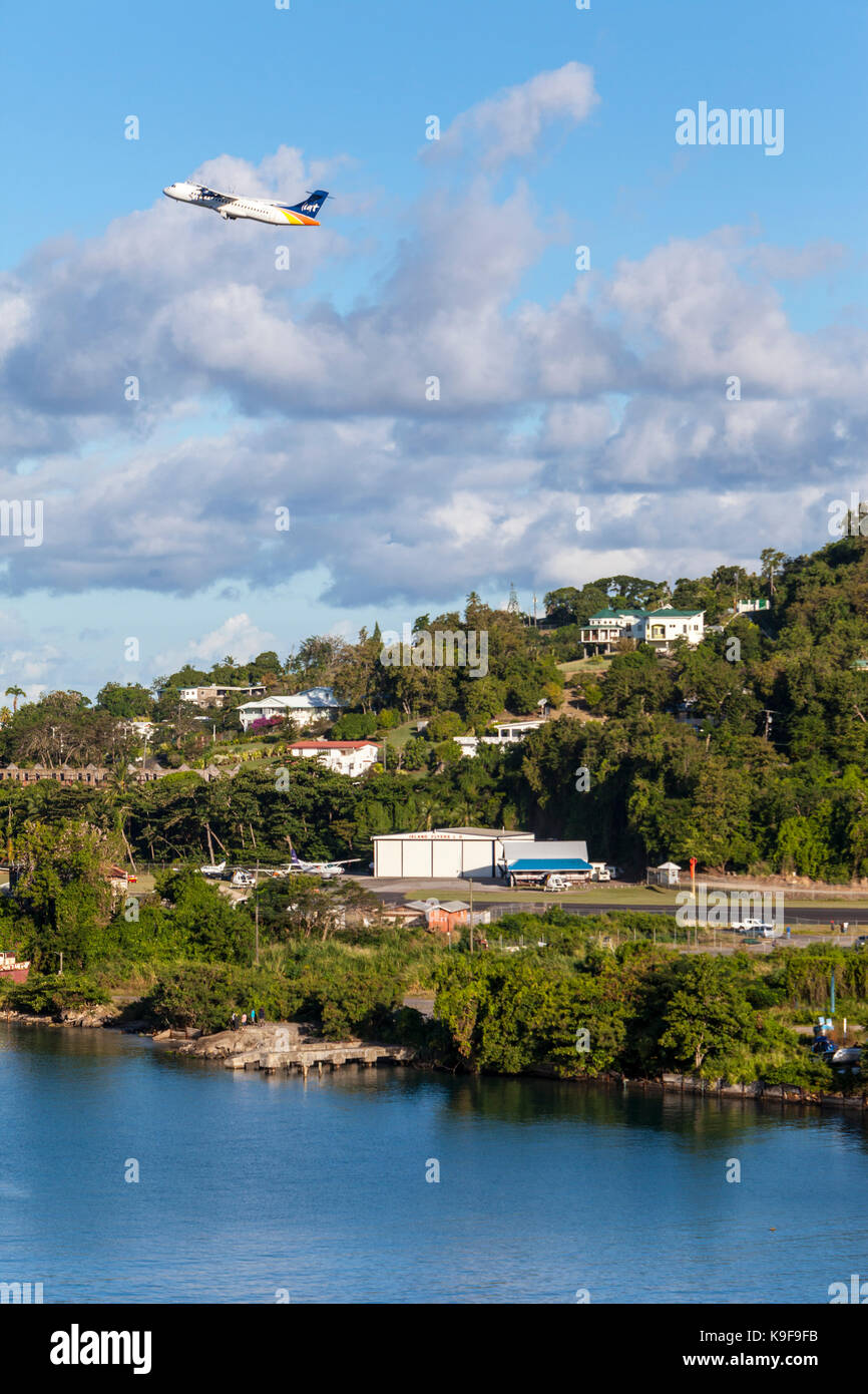 Castries, Santa Lucia. Aereo in fase di decollo. Foto Stock