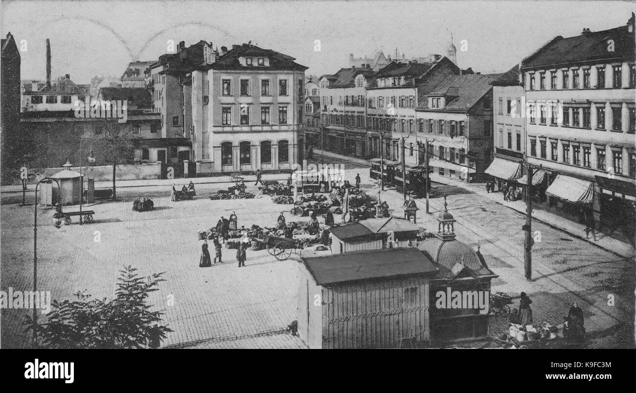 Di Bieberer Strasse Wilhelmsplatz nach Westen Foto Stock