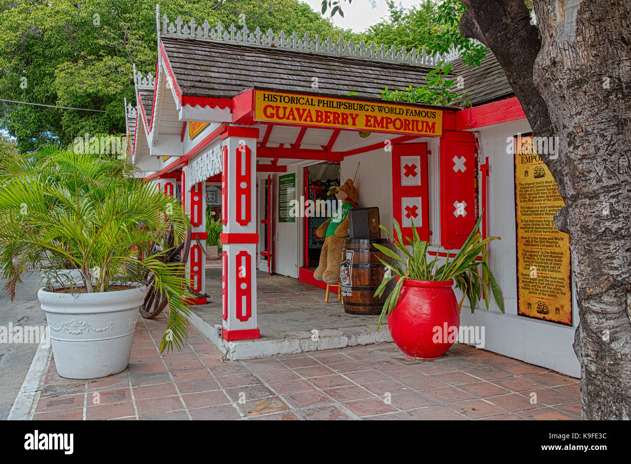 Philipsburg, Sint Maarten. Guavaberry Emporium. Foto Stock