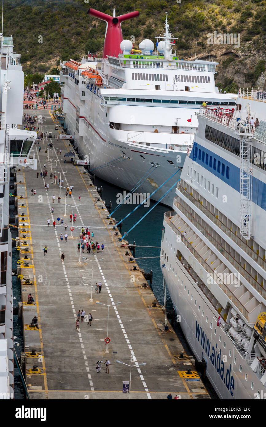 Philipsburg, Sint Maarten. Navi da Crociera legato fino al molo. Foto Stock