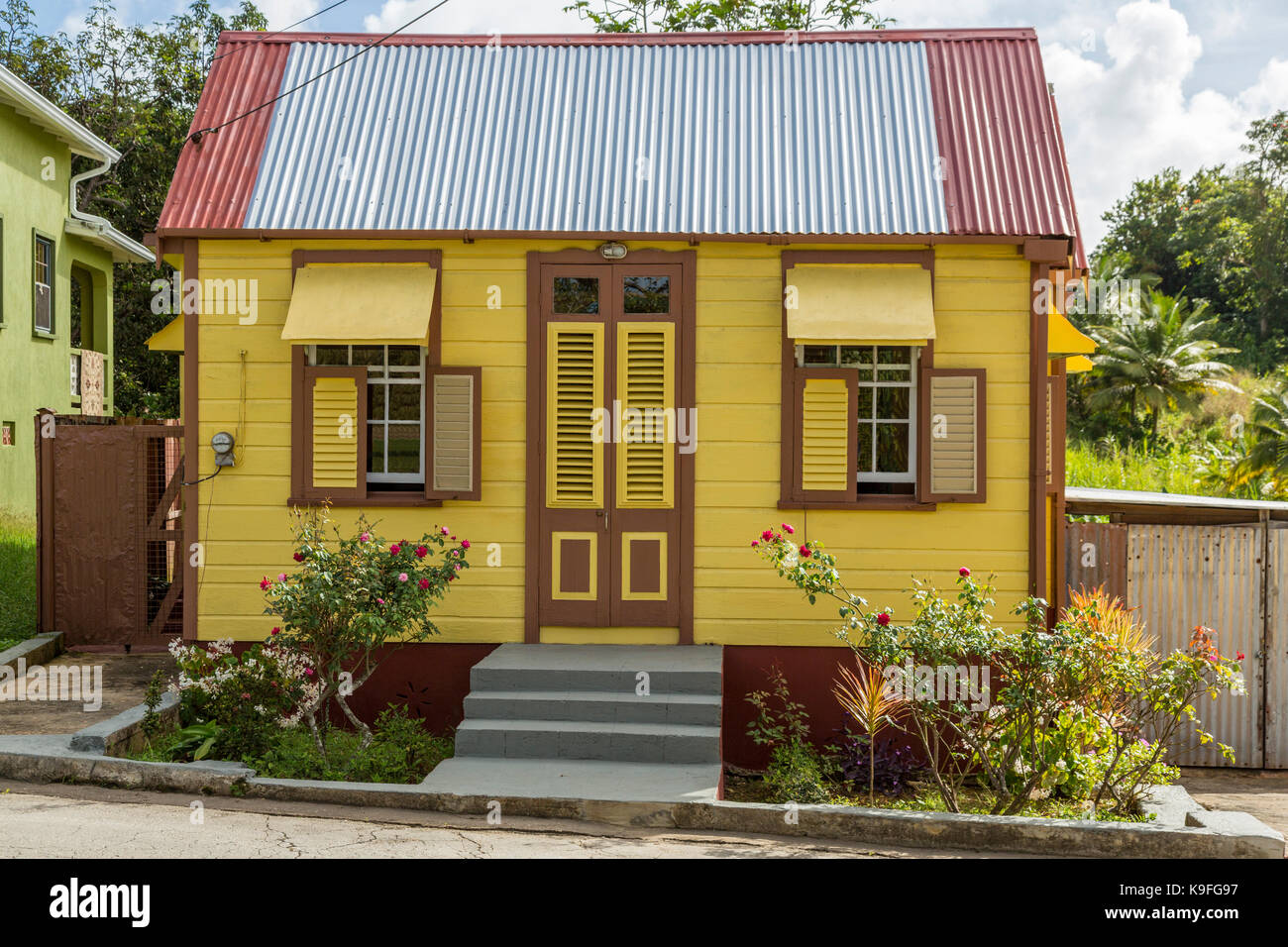 Barbados. Chattel House (ripido tetto, nessuna sporgenza) Costruzione in campagna. Per solo uso editoriale. Foto Stock