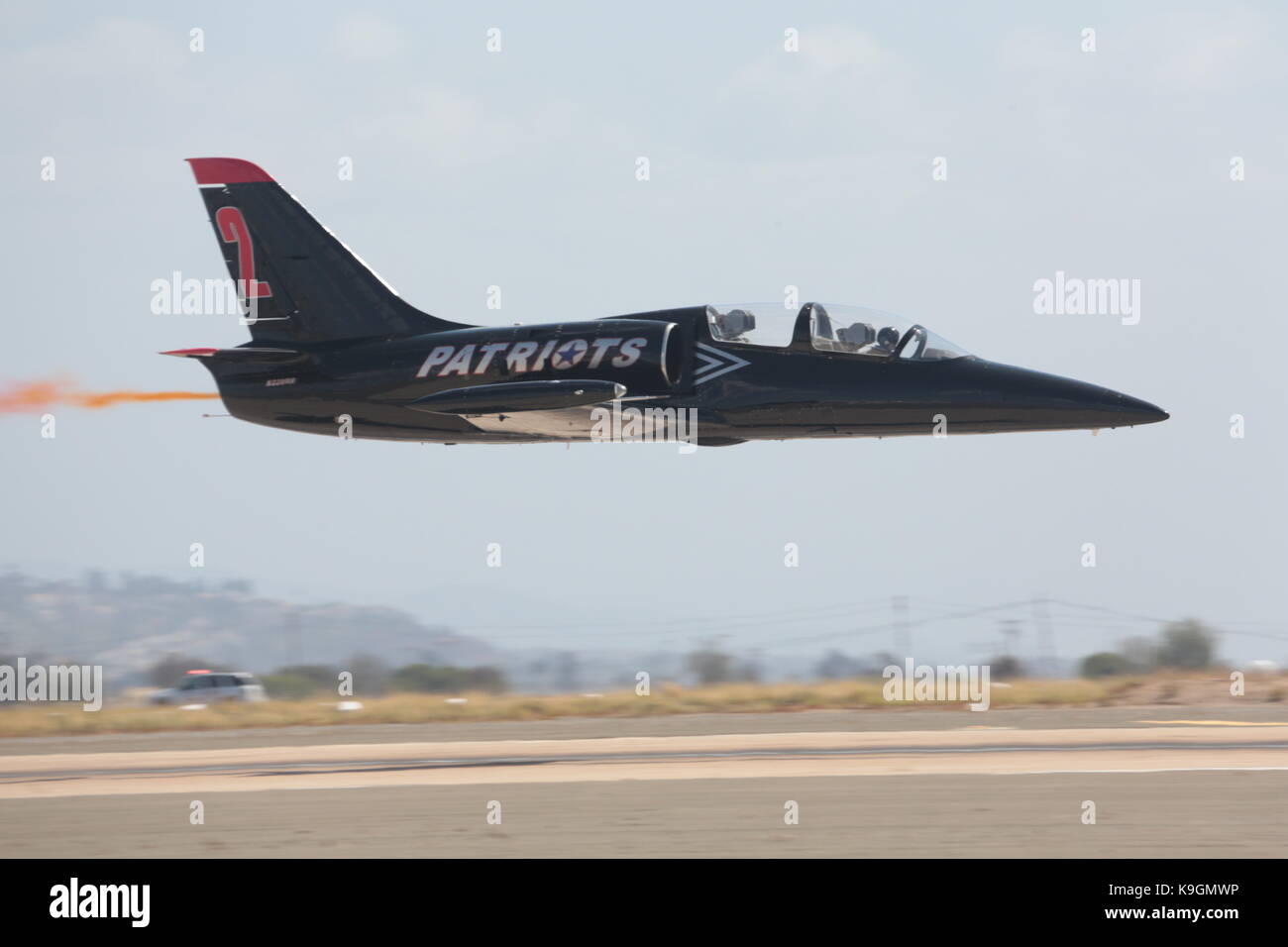 Patriots Jet Team esegue manovre acrobatiche durante il 2017 Marine Corps Air Station Miramar Air Show , , MCAS Miramar California, Sett. 22. Foto Stock