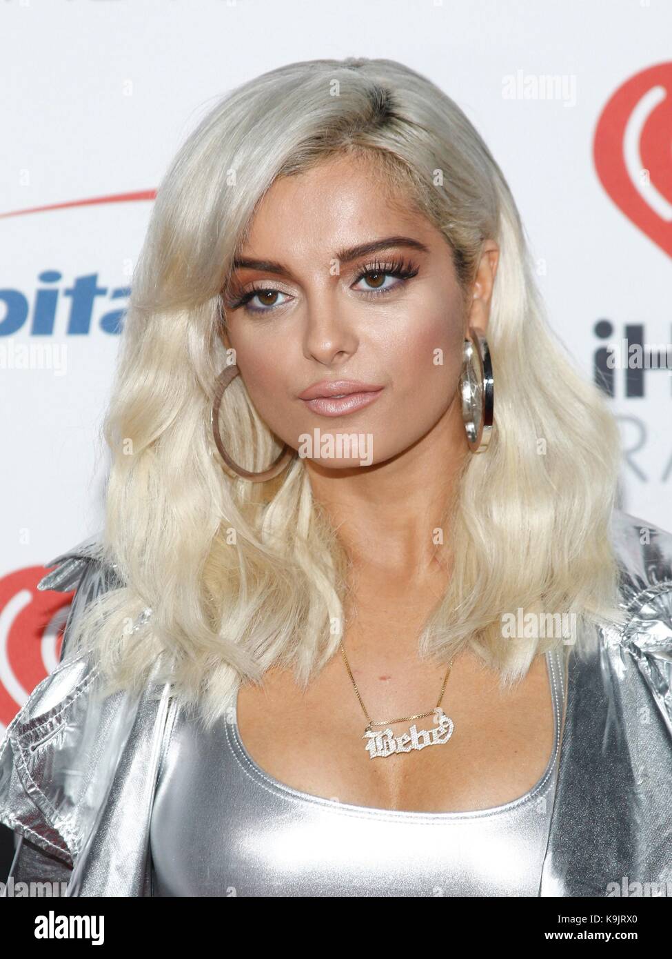 Las Vegas, NV, Stati Uniti d'America. Xxii Sep, 2017. bebe rexha sul palco per iheartradio music festival e diurno village - ven, t-mobile arena, las vegas nv, settembre 22, 2017. Credito: ja/everett raccolta/alamy live news Foto Stock