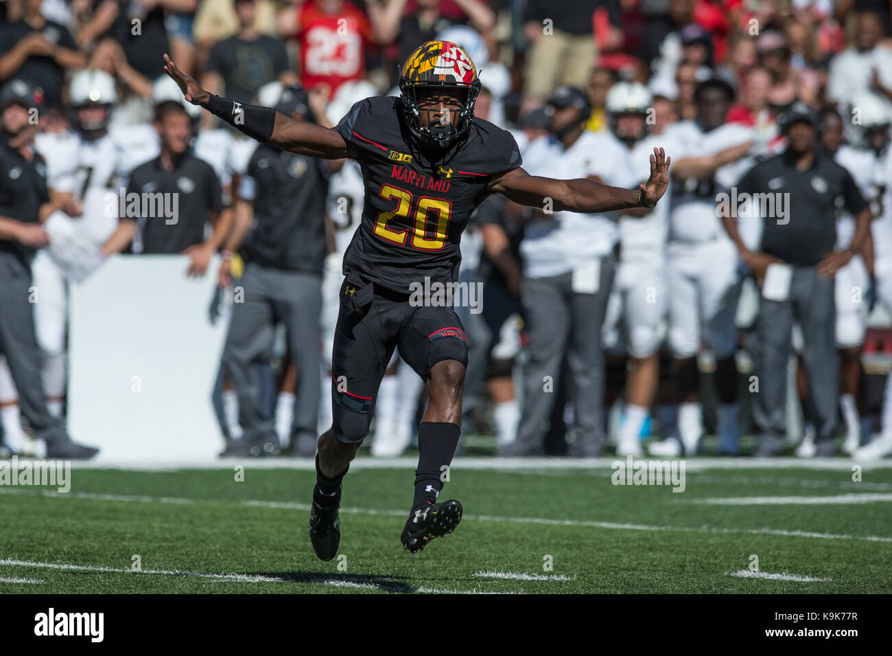 Annapolis, Maryland, Stati Uniti d'America. 23 Sep, 2017. Cornerback ANTWAINE RICHARDSON (20) celebra durante il gioco presso la capitale di un campo in Maryland Stadium, College Park, Maryland. Credito: Amy Sanderson/ZUMA filo/Alamy Live News Foto Stock