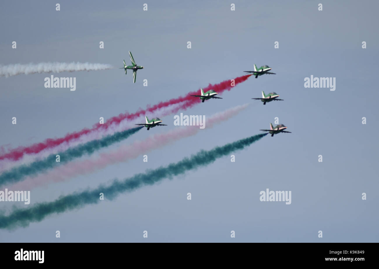 Luqa. 23 Sep, 2017. Saudi Air Force team saudi hawks eseguire alla XXV malta airshow internazionale presso l aeroporto internazionale di Malta a Luqa, malta su sept. 23, 2017. Credito: mark zammit cordina/xinhua/alamy live news Foto Stock