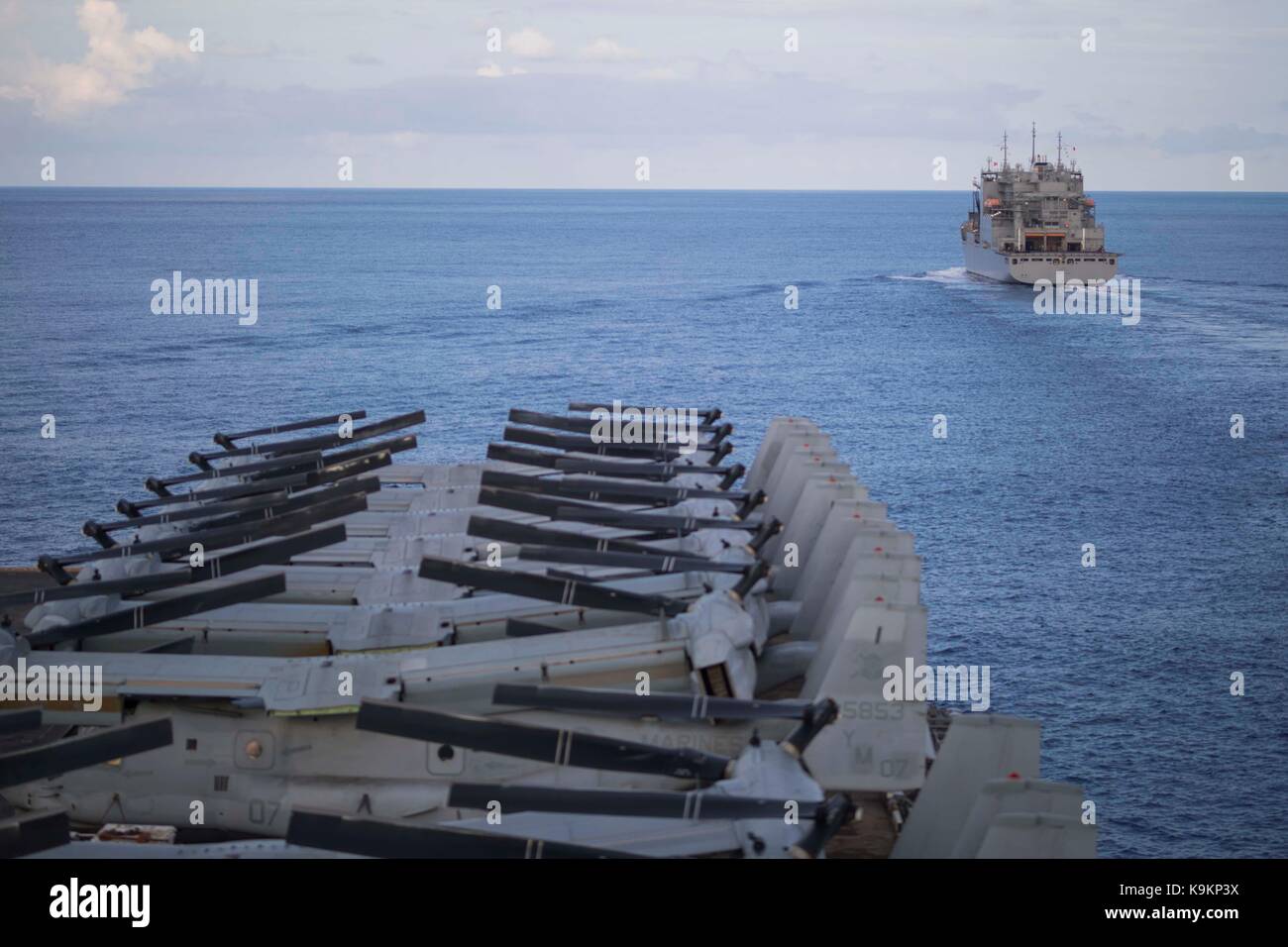 L'assalto anfibio nave USS Bataan (LHD 5) Foto Stock