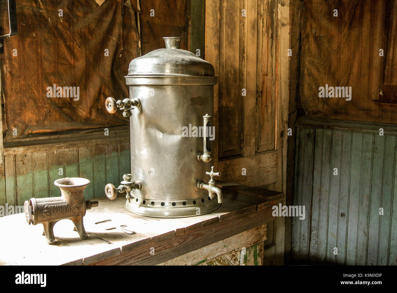 Prendere un drink presso il motel in Granato, Montana Foto Stock