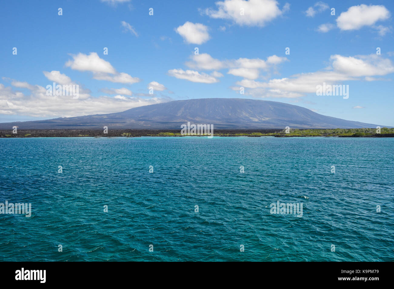 Vista offshore di Fernandina Island, isole Galapagos, Ecuador Foto Stock