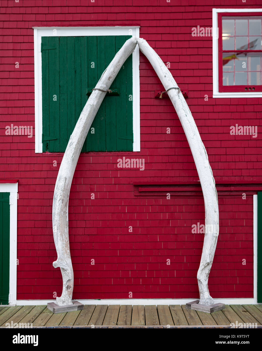 Dettagli architettonici di case e di aziende in lunenburg. fondata nel 1753 lunenburg, Nova Scotia, Canada è designato come sito del patrimonio mondiale dell'UNESCO. Foto Stock