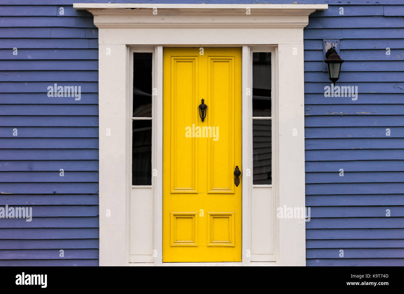 Dettagli architettonici di case e di aziende in lunenburg. fondata nel 1753 lunenburg, Nova Scotia, Canada è designato come sito del patrimonio mondiale dell'UNESCO. Foto Stock