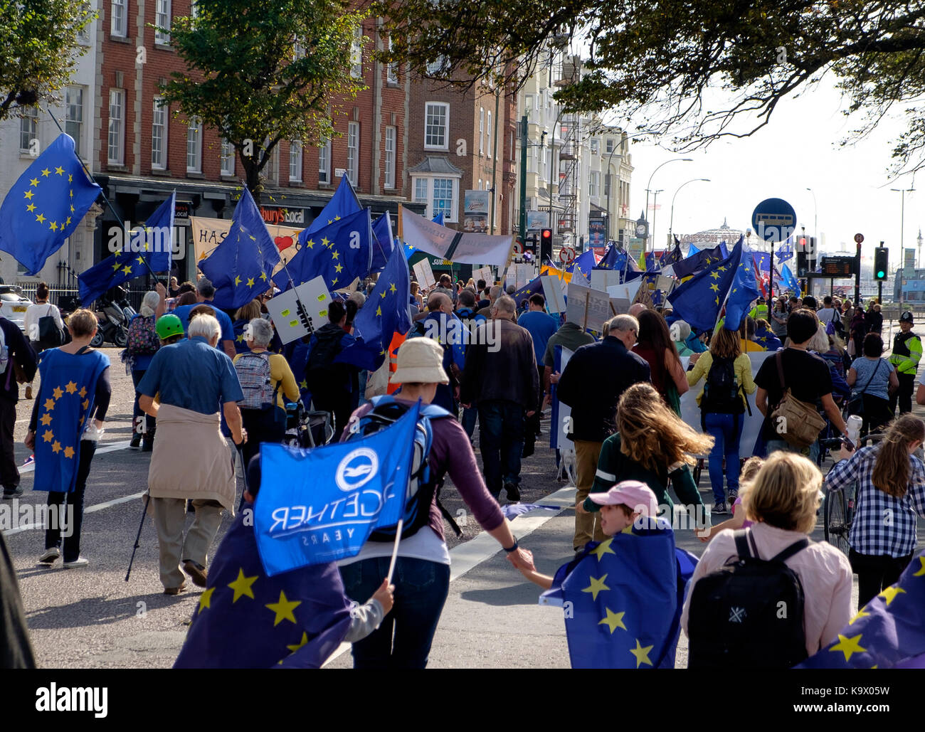 Brighton, Regno Unito. 24Sep, 2017. manifestanti in un pro-UE, anti-brexit dimostrazione marzo come il partito laburista conference 2017 inizia. Credito: scott hortop/alamy live news Foto Stock