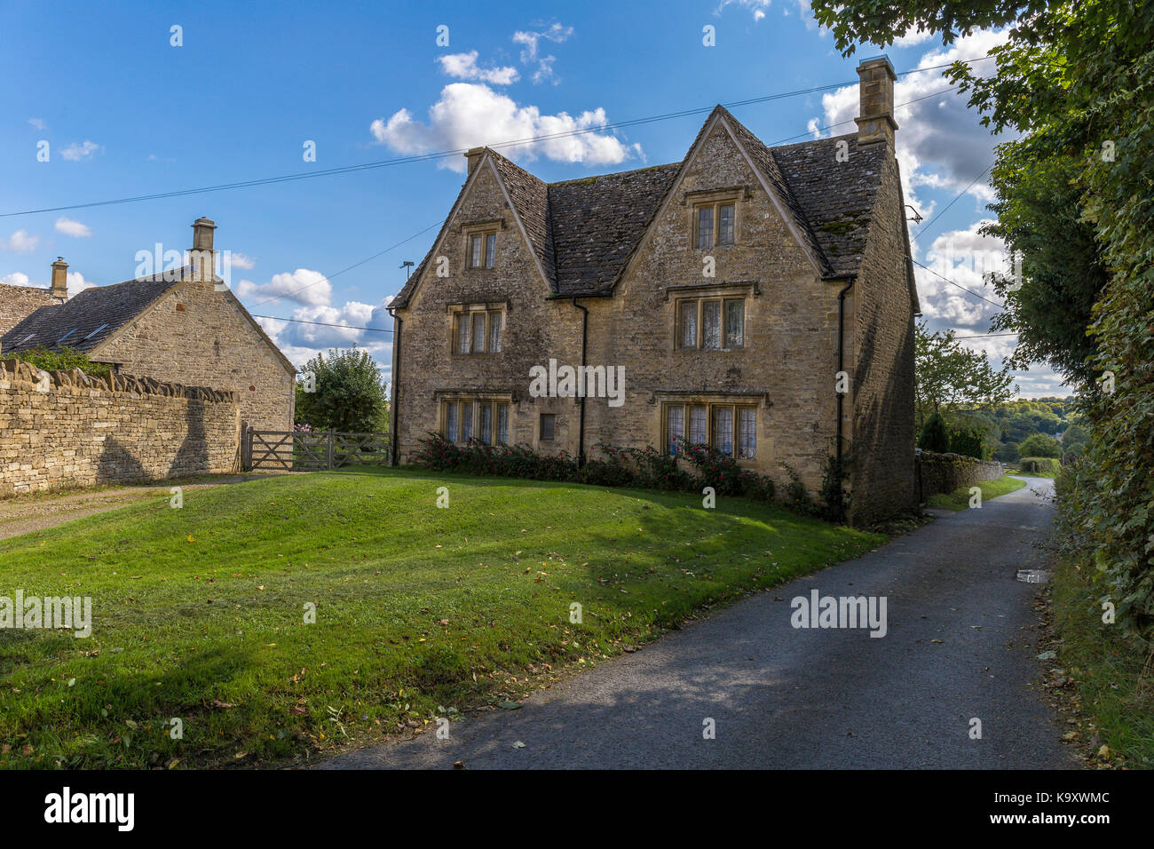 Cotswold stone house in Great Barrington, Gloucestershire Foto Stock