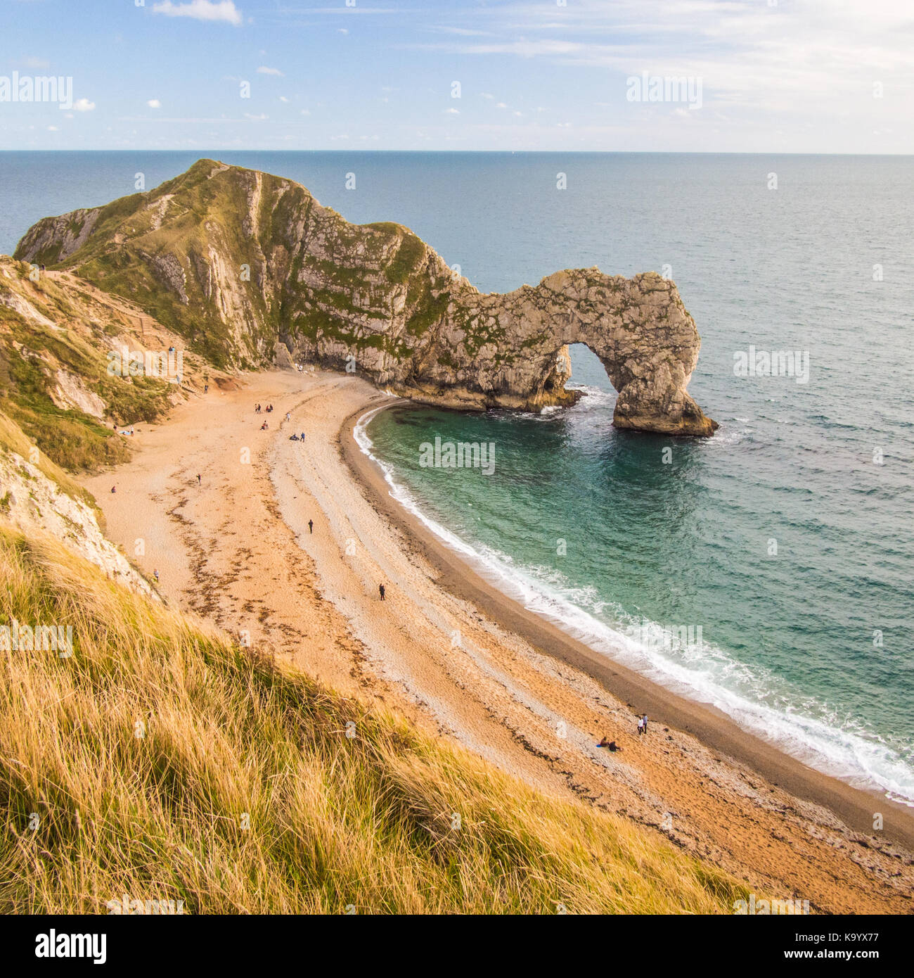 "Porta urdle' (una pietra calcarea naturale arch) su Jurassic Coast nelle vicinanze Lulworth, Dorset, Inghilterra Foto Stock