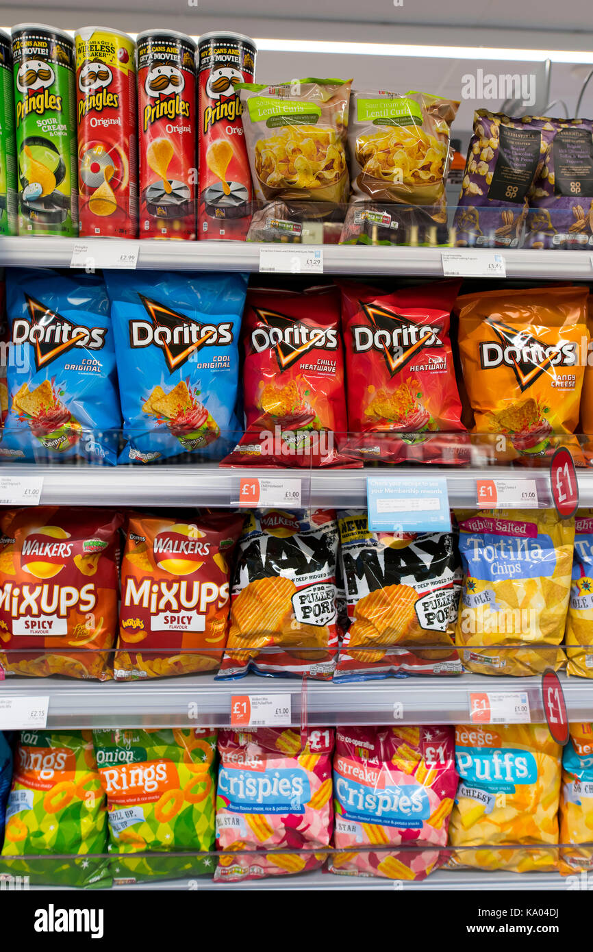 Doritos croccantini sul display in un supermercato. Foto Stock