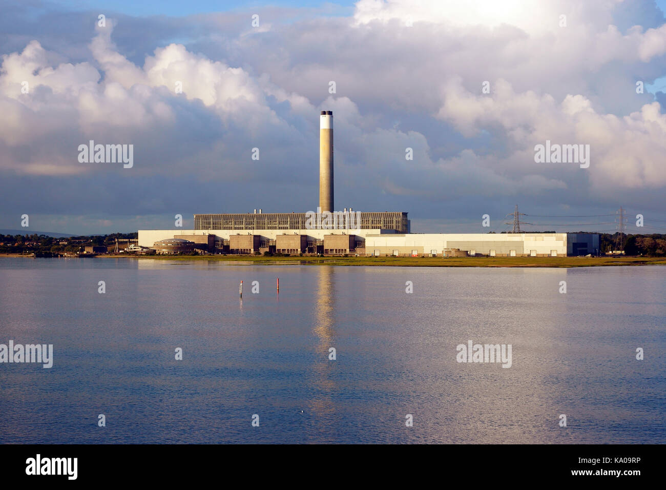 Fawley power station da southampton acqua Foto Stock