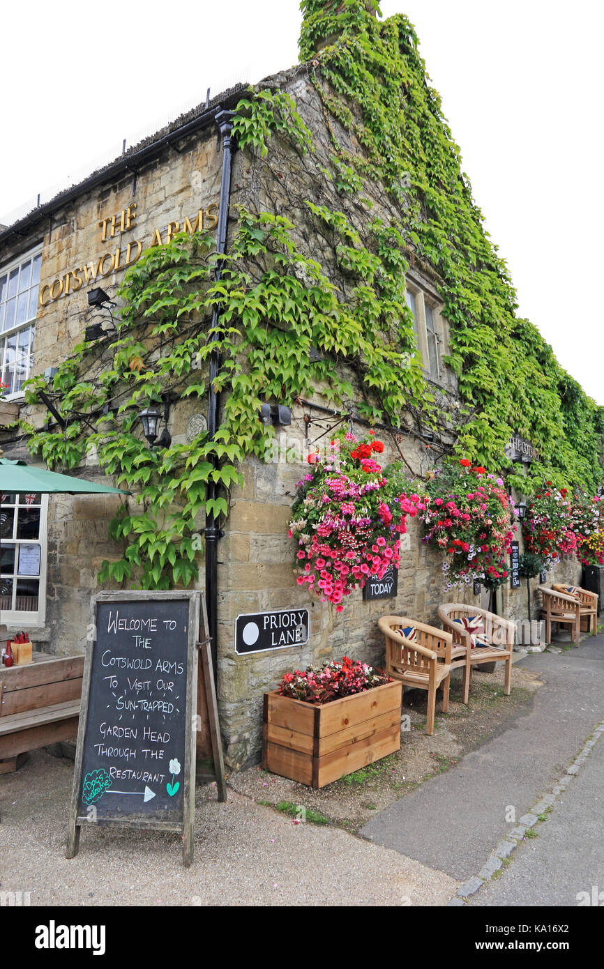 Il Cotswold Arms pub, burford, Oxfordshire Foto Stock