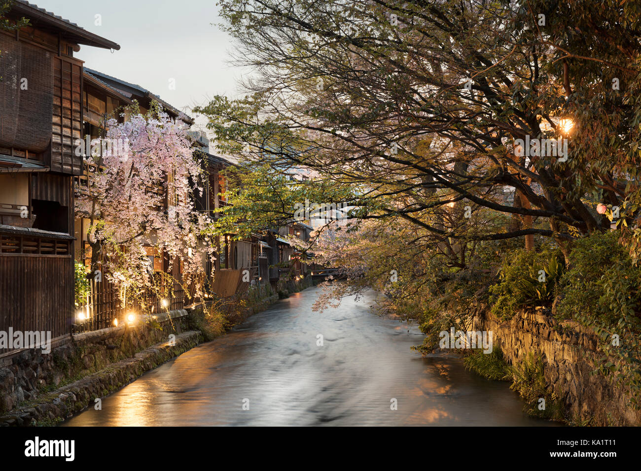 Sera sul canale in Gion, Kyoto - Giappone Foto Stock