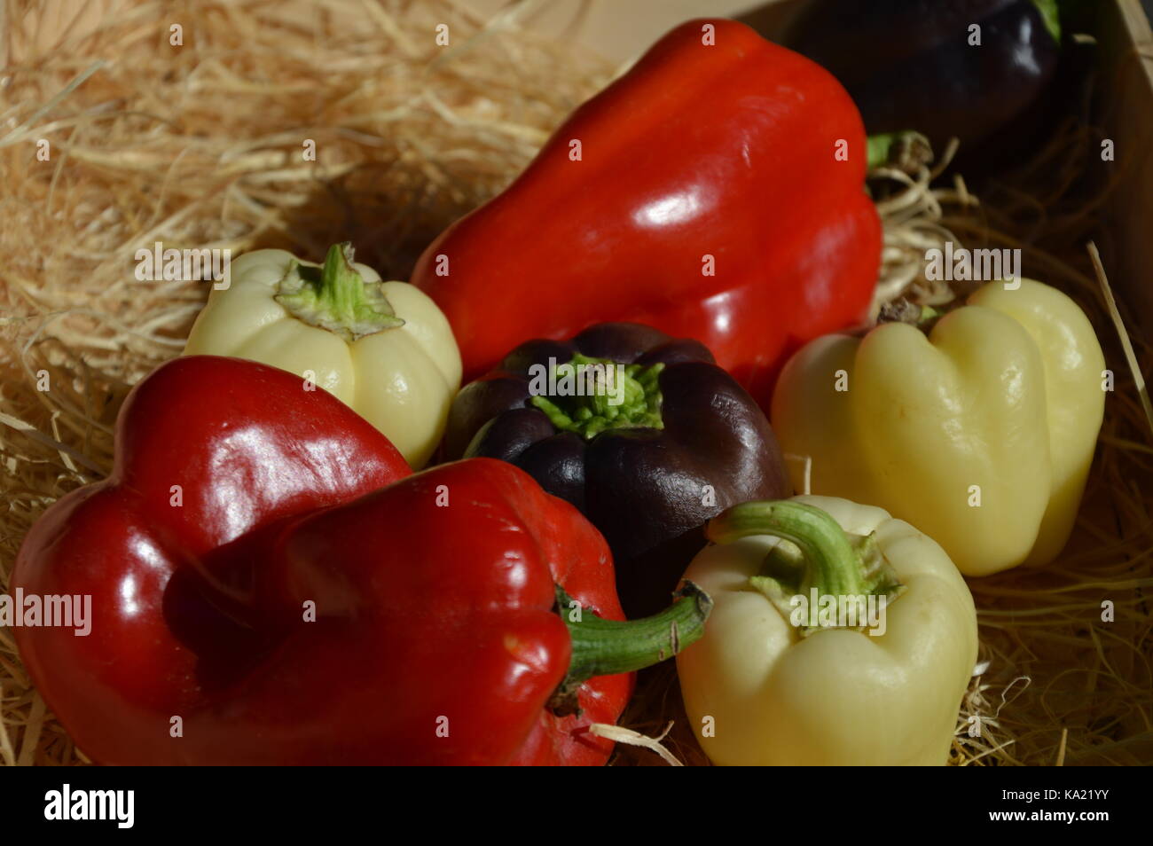 Verdure in una scatola di legno Foto Stock