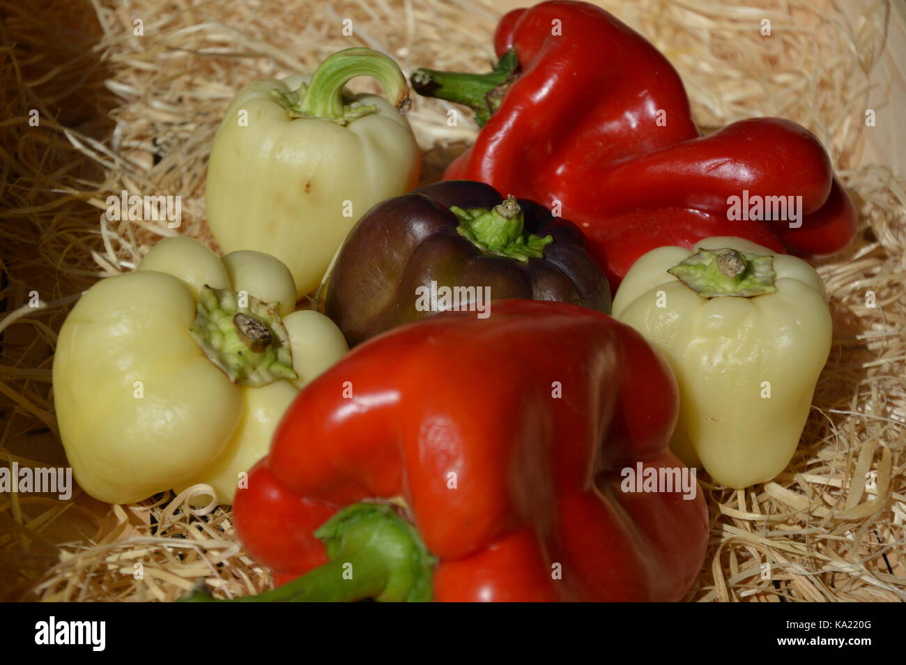 Verdure in una scatola di legno Foto Stock