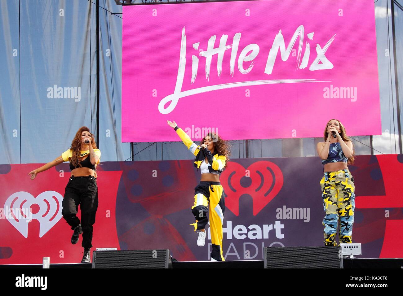 Jesy nelson, jade thirlwall e leigh-anne pinnock poco mix sul palco per iheartradio music festival e diurno villaggio - sat, t-mobile arena, las vegas nv, settembre 23, 2017. Foto di: ja/everett collection Foto Stock