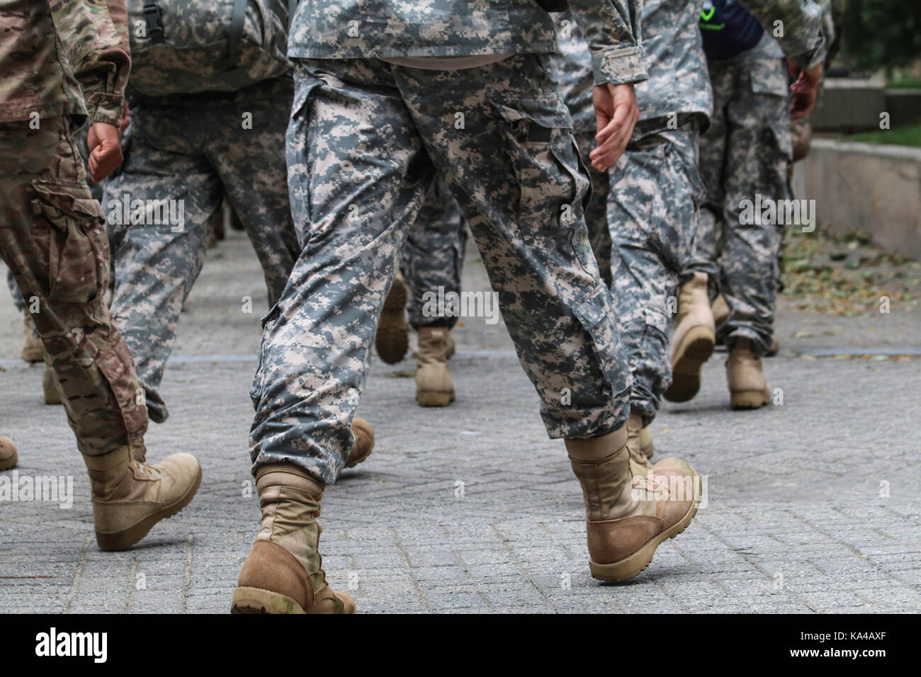 Gambe di esercito in marcia Foto Stock