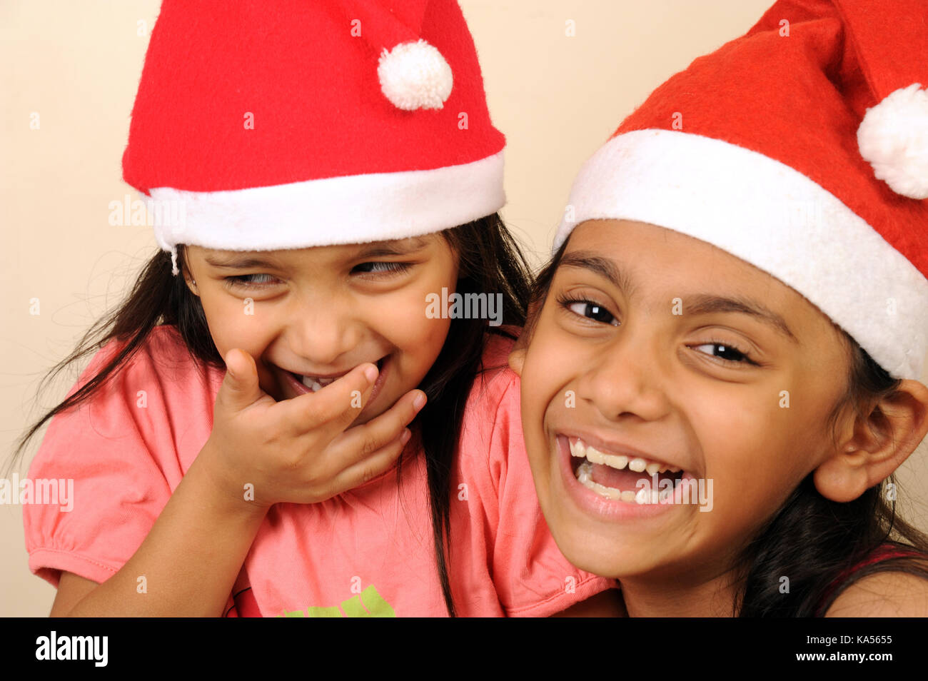 Bambino le ragazze che indossano santa tappo , India, Asia signor#736l, signor#736 la Foto Stock