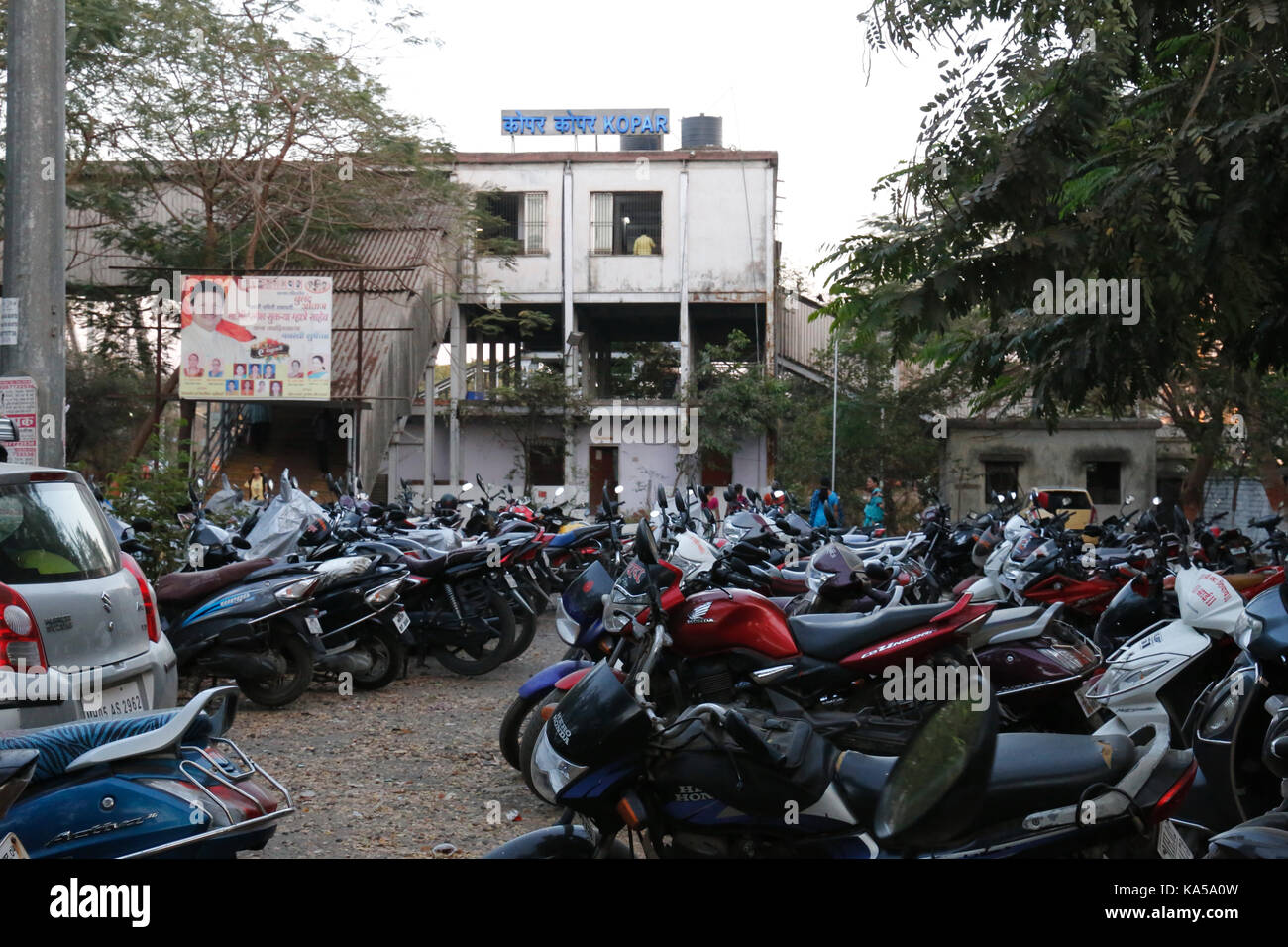 Kopar stazione ferroviaria, Thane, Maharashtra, India, Asia - sgg 258161 Foto Stock