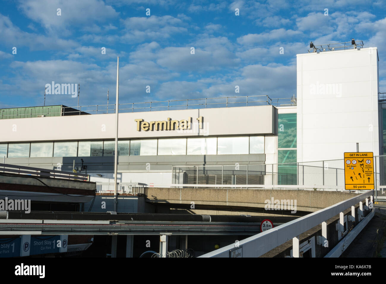 L'ora in disuso il terminale 1 la costruzione presso l'aeroporto di Heathrow di Londra, Regno Unito Foto Stock