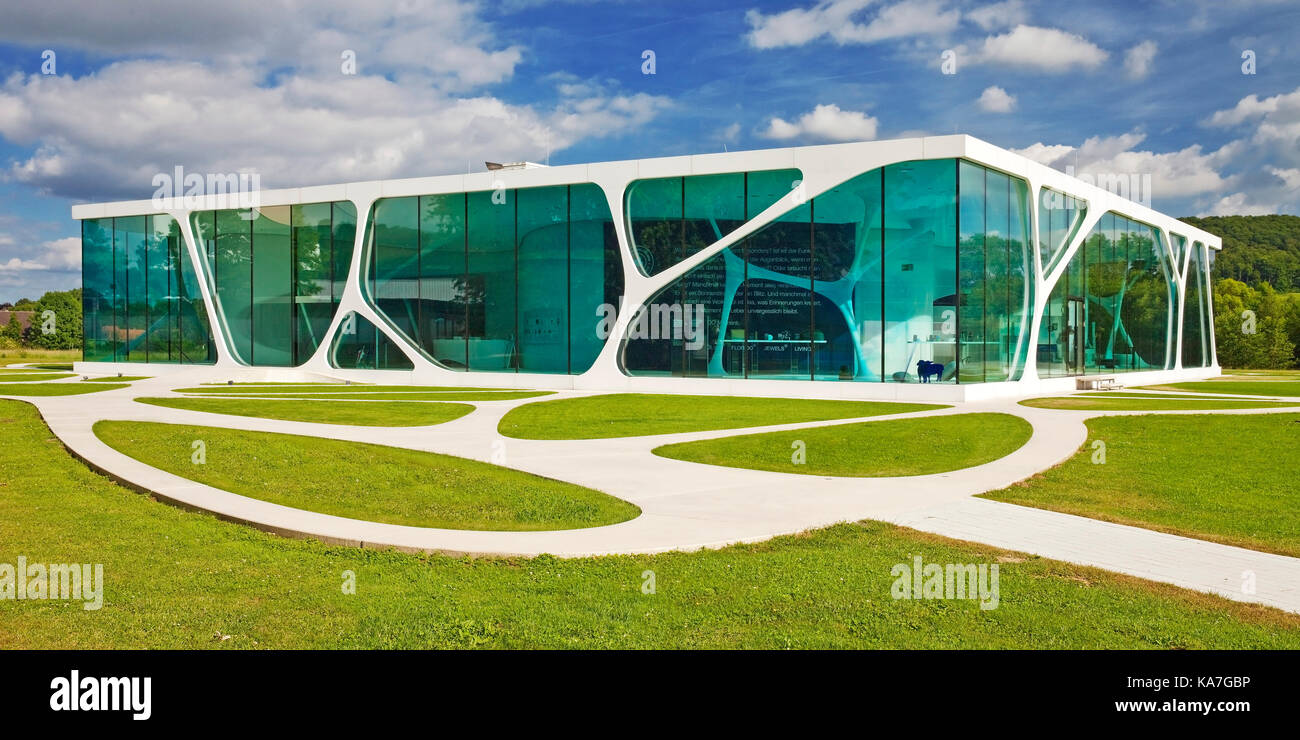 Leonardo cubo di vetro, edificio futuristico, presentazione centro, Bad Driburg, RENANIA DEL NORD-VESTFALIA, Germania Foto Stock