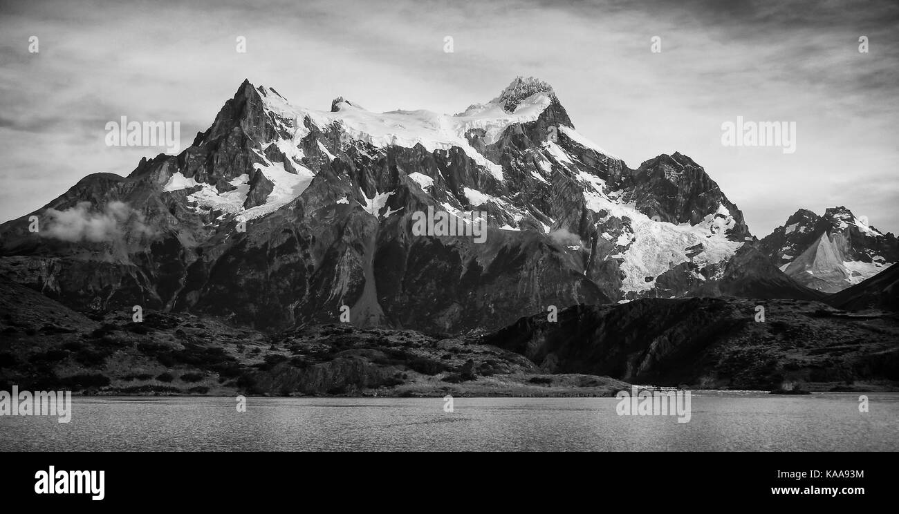 Il paesaggio del parco nazionale Torres del Paine, Cile, Sud America Foto Stock