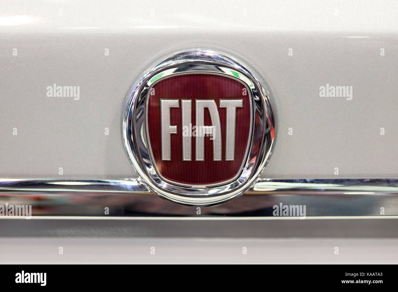 Dettaglio della Fiat auto a Belgrado in Serbia. Fiat o la Fabbrica Italiana Automobili Torino è stata fondata nel 1899. Foto Stock