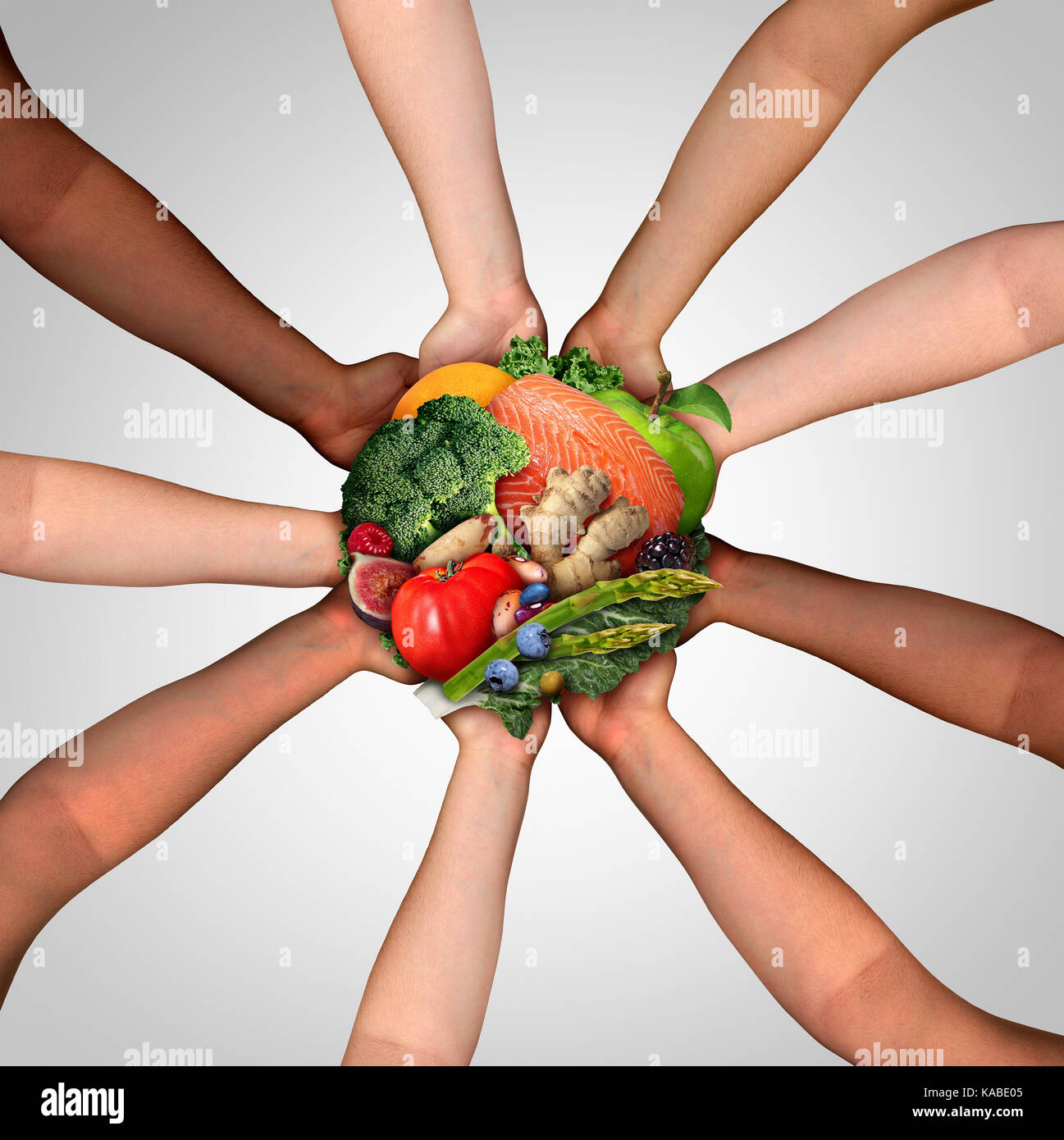 Cibo di amicizia e la salute della comunità a mangiare come un gruppo unito di diverse persone azienda crudo fresco ingredienti sani come dadi di pesce frutta. Foto Stock