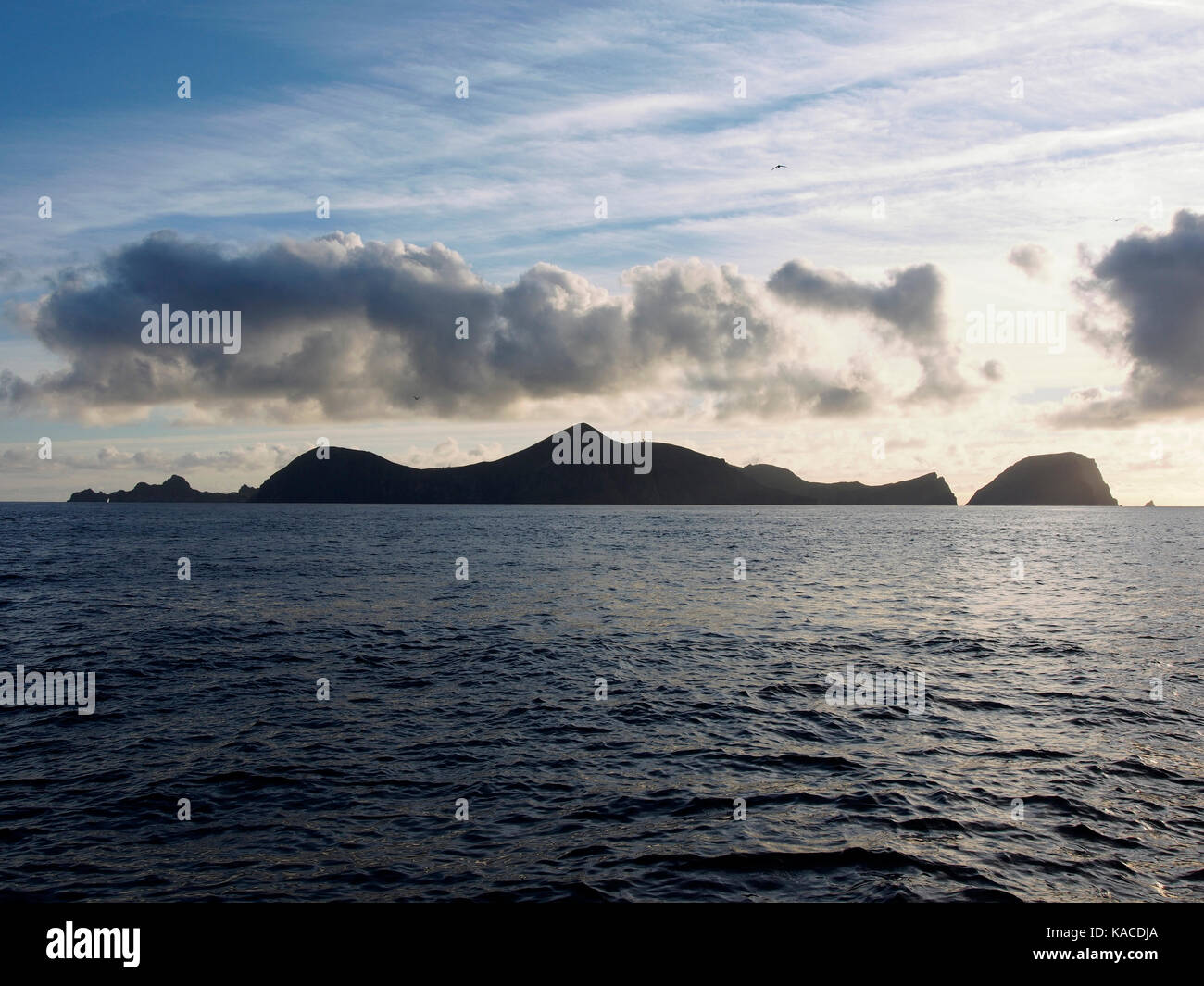 Nel tardo pomeriggio vista di Hirta, Soay e Dun da Boreray, St Kilda, Scozia Foto Stock
