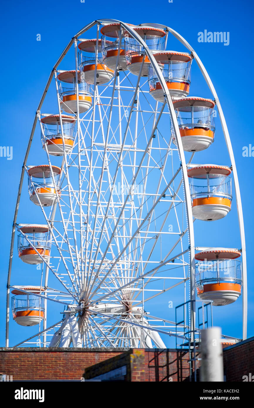 La vista cielo ruota di osservazione - il Regno Unito più alti mobile ruota panoramica Ferris eretto nel centro città di Southampton, England, Regno Unito Foto Stock