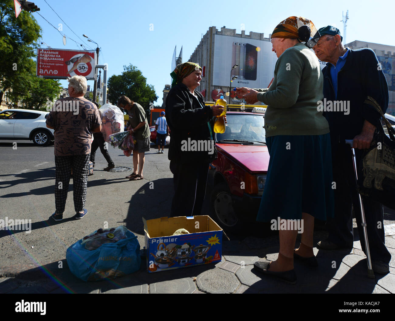 Mercato Pryvoz è un mercato tentacolare risalente al 1827 la vendita di prodotti freschi, i beni usati & economici abbigliamento. Foto Stock