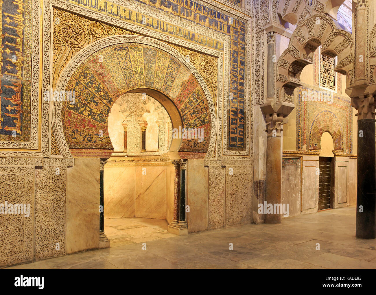 Cordoba, Spagna - 30 giugno 2017: la moschea-cattedrale di Cordoba è il monumento più importante di tutti i western mondo islamico. cancelli di moresco. Foto Stock