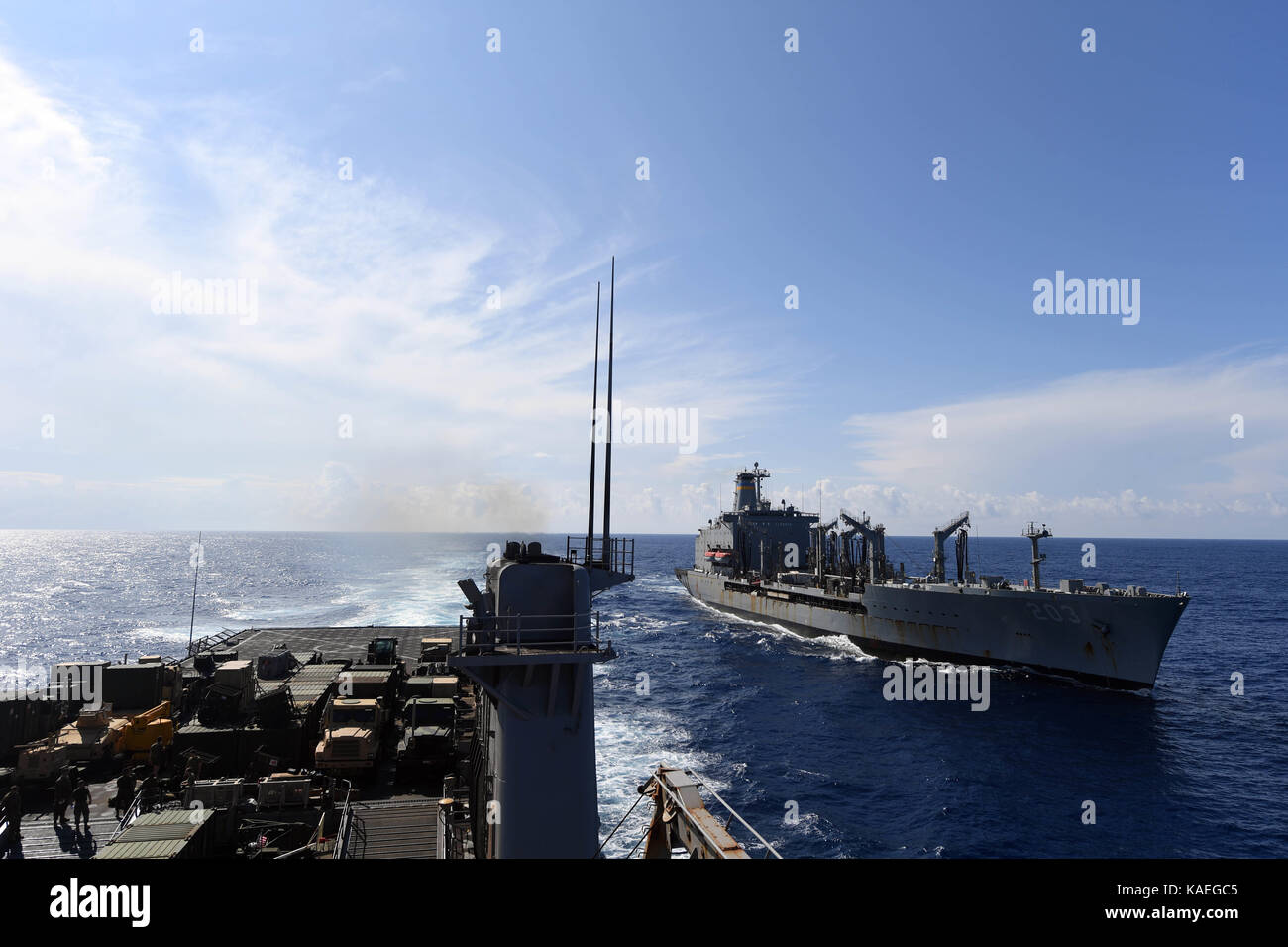 Il harpers Ferry-classe dock anfibio sbarco nave USS Carter Hall (LSD 50) Foto Stock