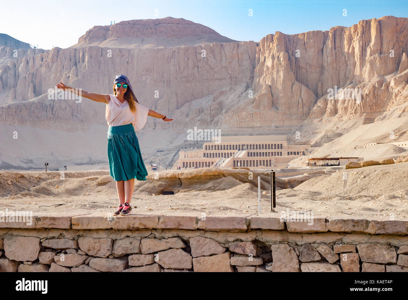 Il tempio sullo sfondo a Luxor, Egitto Foto Stock