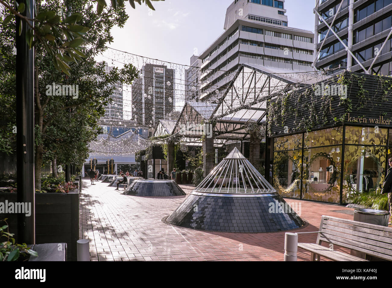 Auckland, Nuova Zelanda, Nuova Zelanda - 20 settembre 2017: persone in britomart shopping e trasporto precinct of Auckland Foto Stock