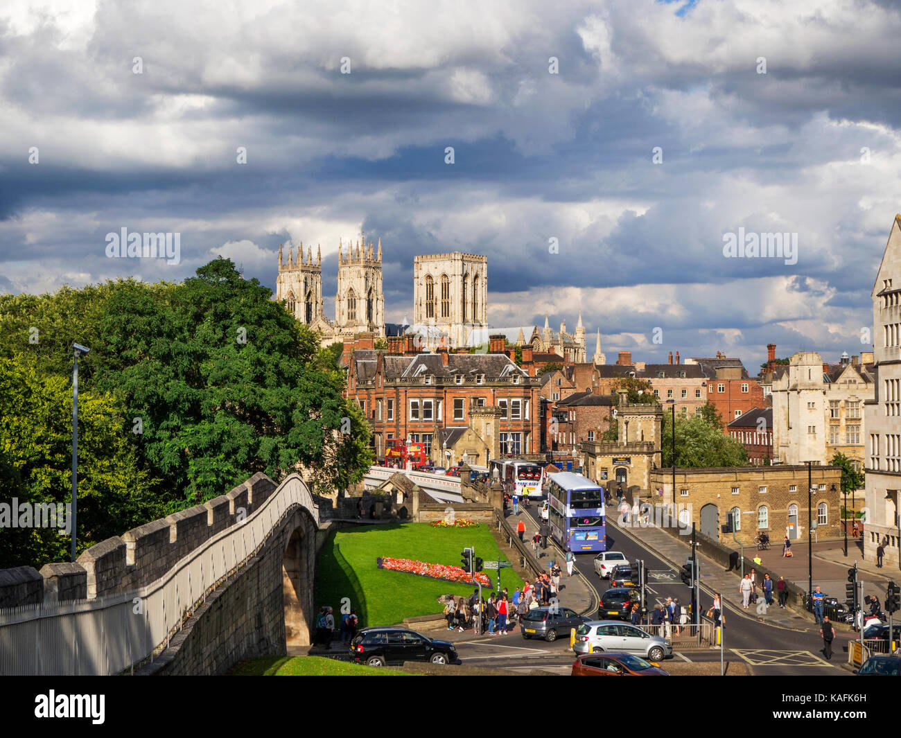 York Minster dalle mura della città York Yorkshire Inghilterra Foto Stock