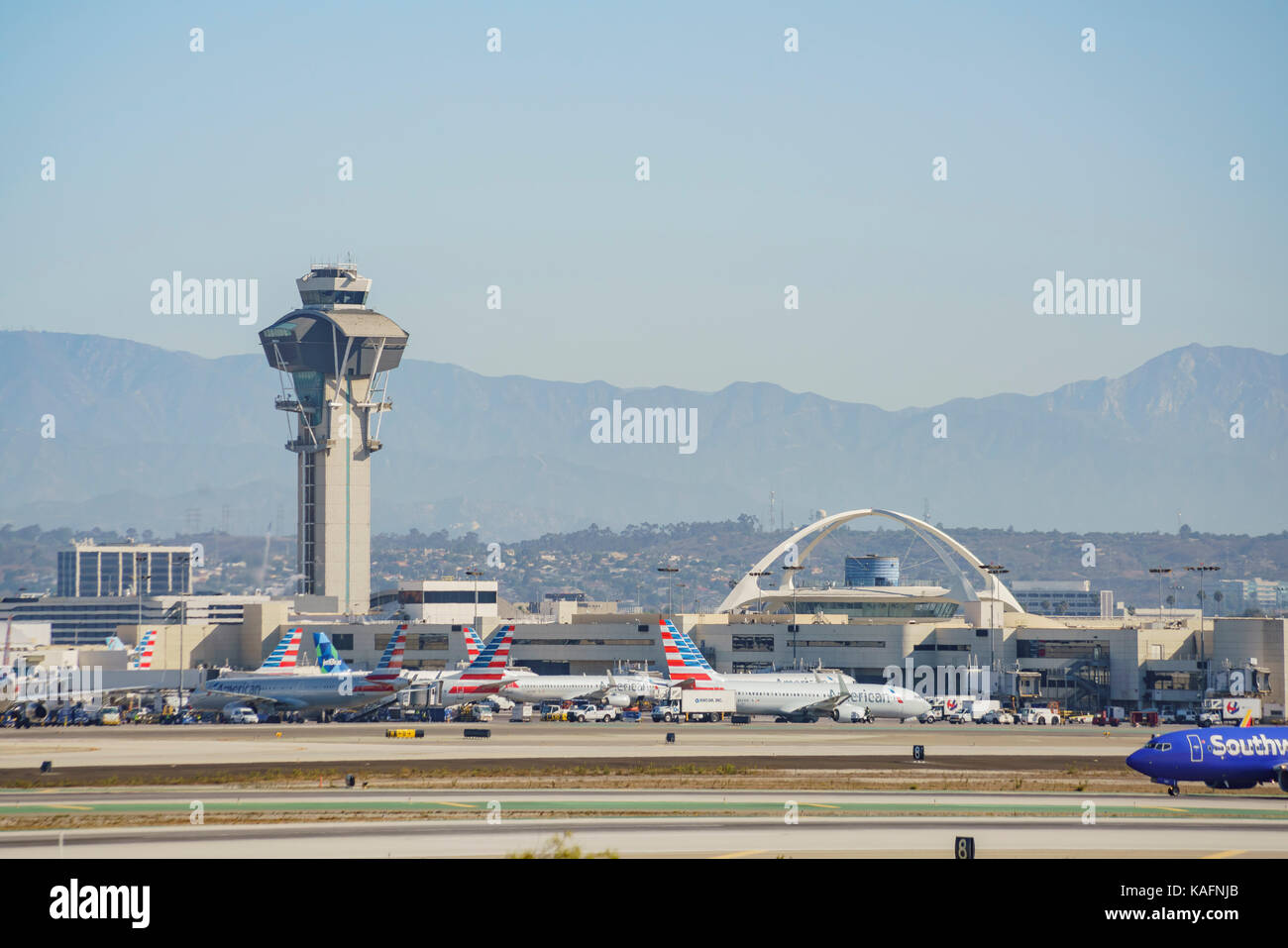 Los Angeles, sep 24: aereo battenti in su e in giù del trafficato aeroporto internazionale di Los Angeles il Sep 24, 2017 a Los Angeles, california, Regno stat Foto Stock