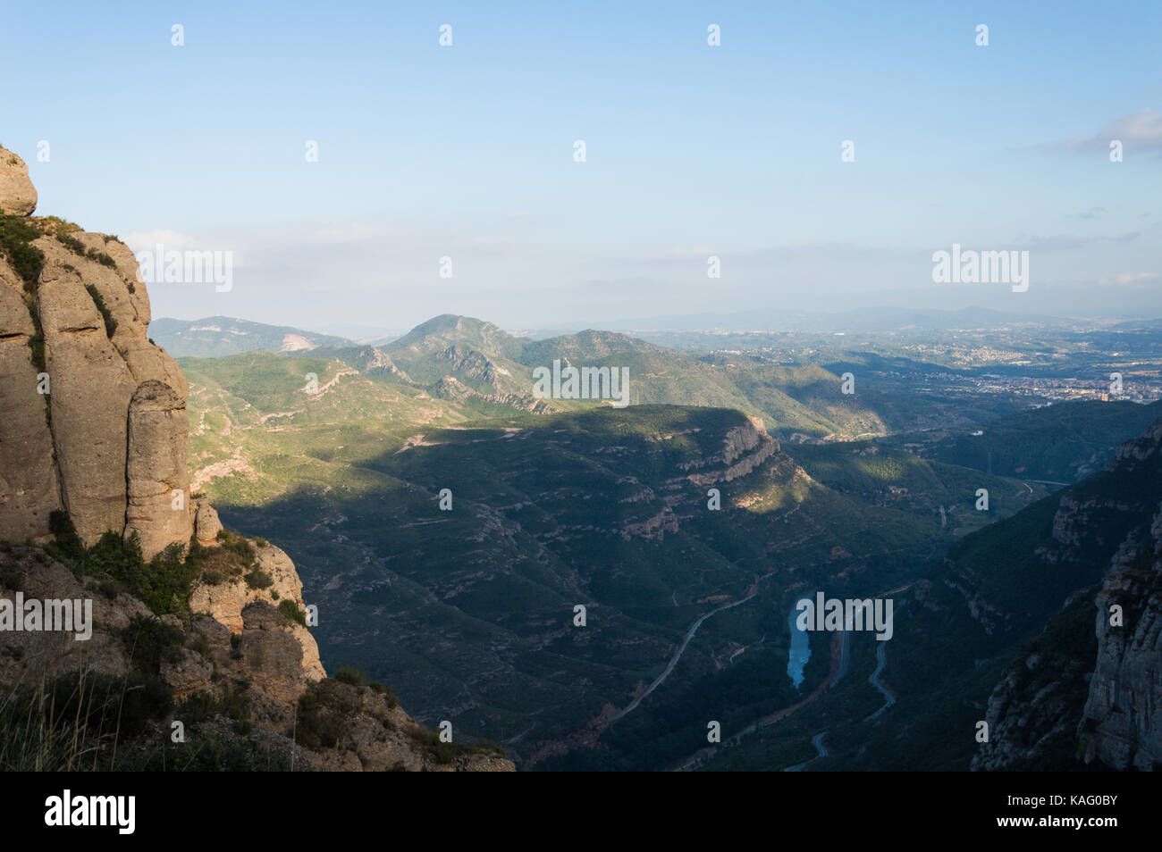 Valle di Llobregat dal monastero di Montserrat, Barcellona, Catalunia Foto Stock