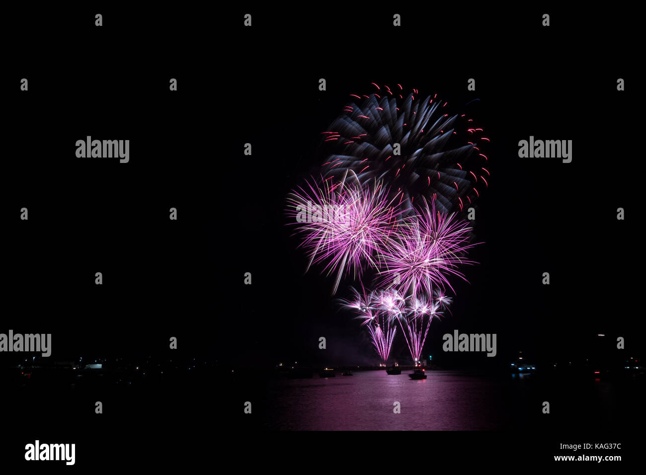 British campionati fuochi d' artificio Fuochi d'artificio dal regno unito eventi & fuochi d' artificio azienda oltre il porto di Barbican, plymouth. agosto 2017 Foto Stock