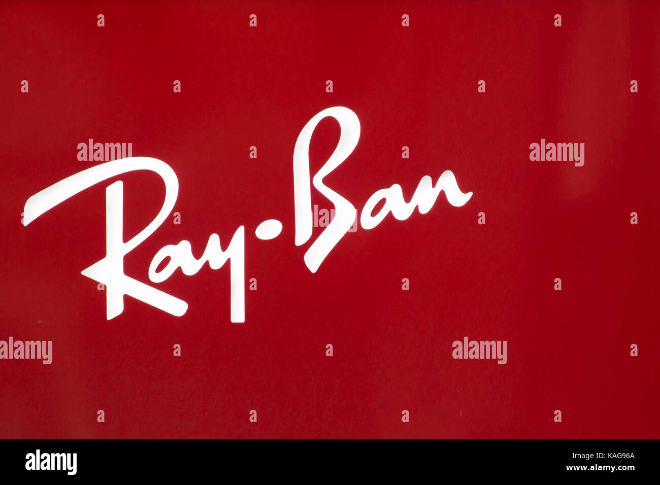Ray-Ban logo su store in New York, Stati Uniti d'America. Foto Stock