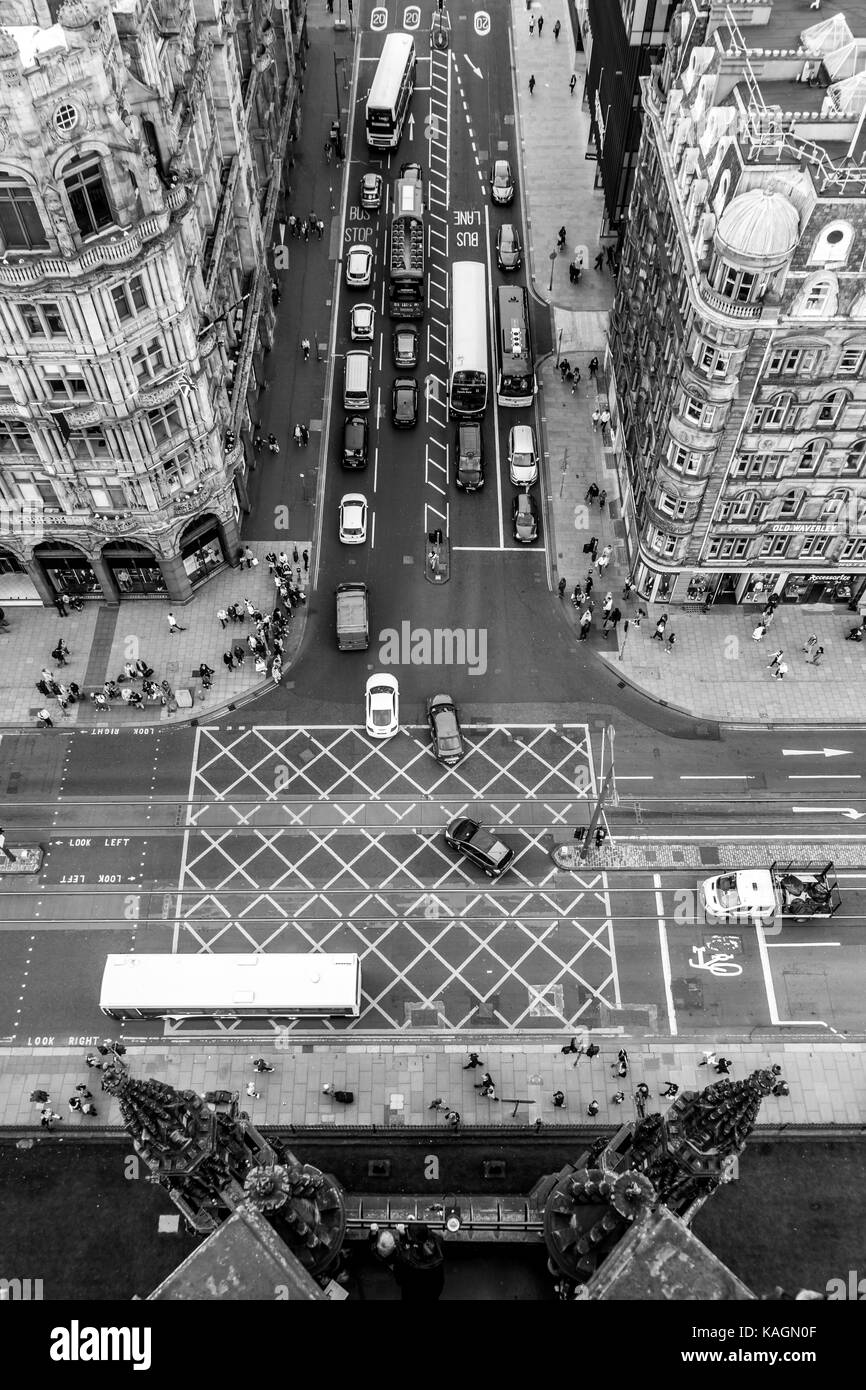Prince Street dal monumento di Scott in Edinburgh Foto Stock