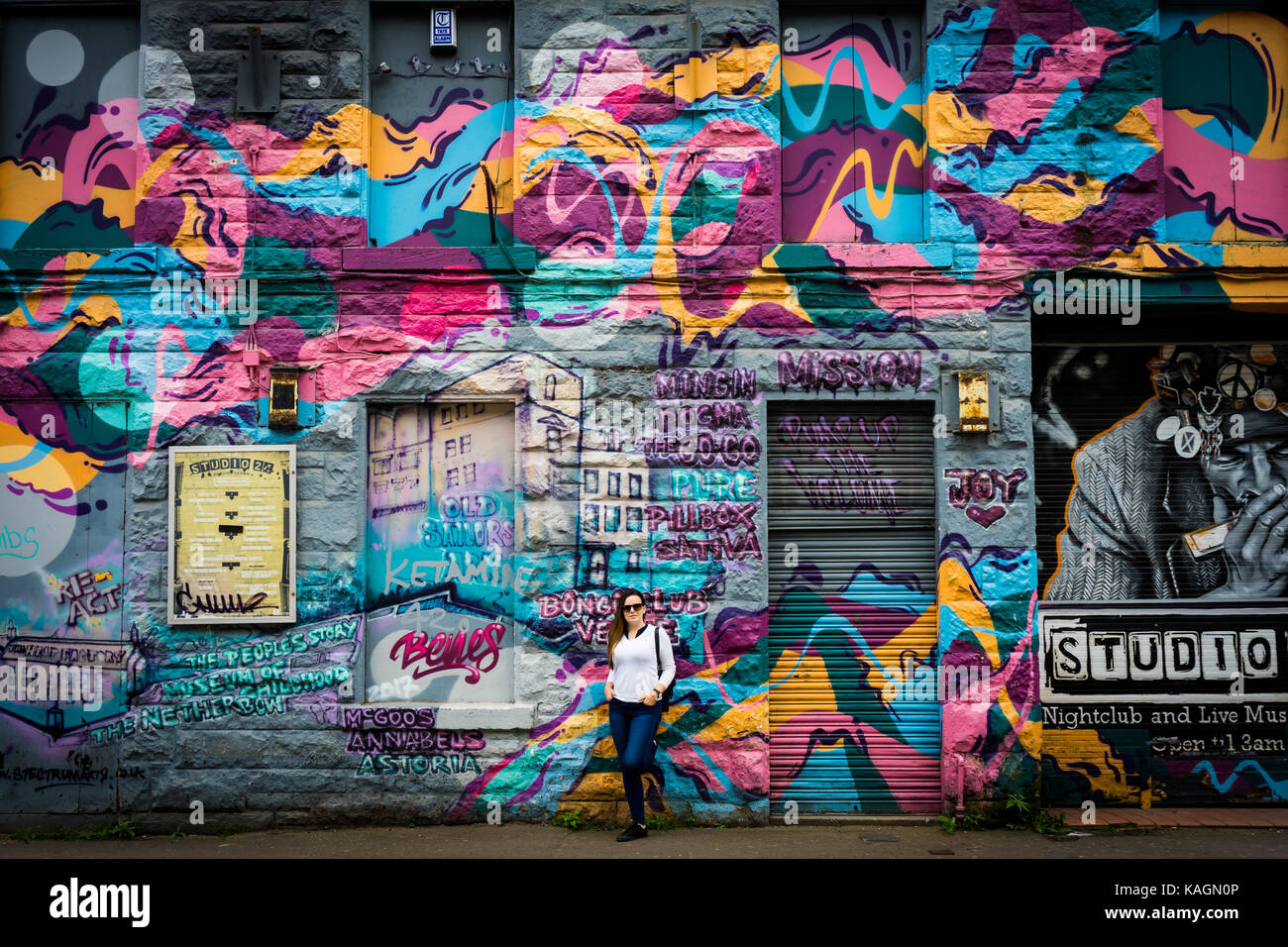 Street Art Graffiti Lady in Edinburgh Foto Stock