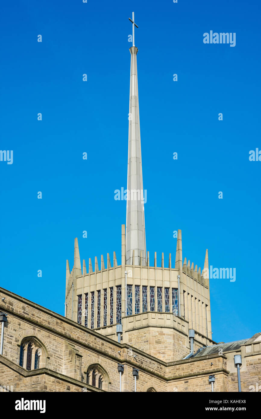 Blackburn Cattedrale (Chiesa Cattedrale di Blackburn Santa Maria la Vergine con San Paolo), la piazza della cattedrale, Blackburn Lancashire, Regno Unito. Foto Stock