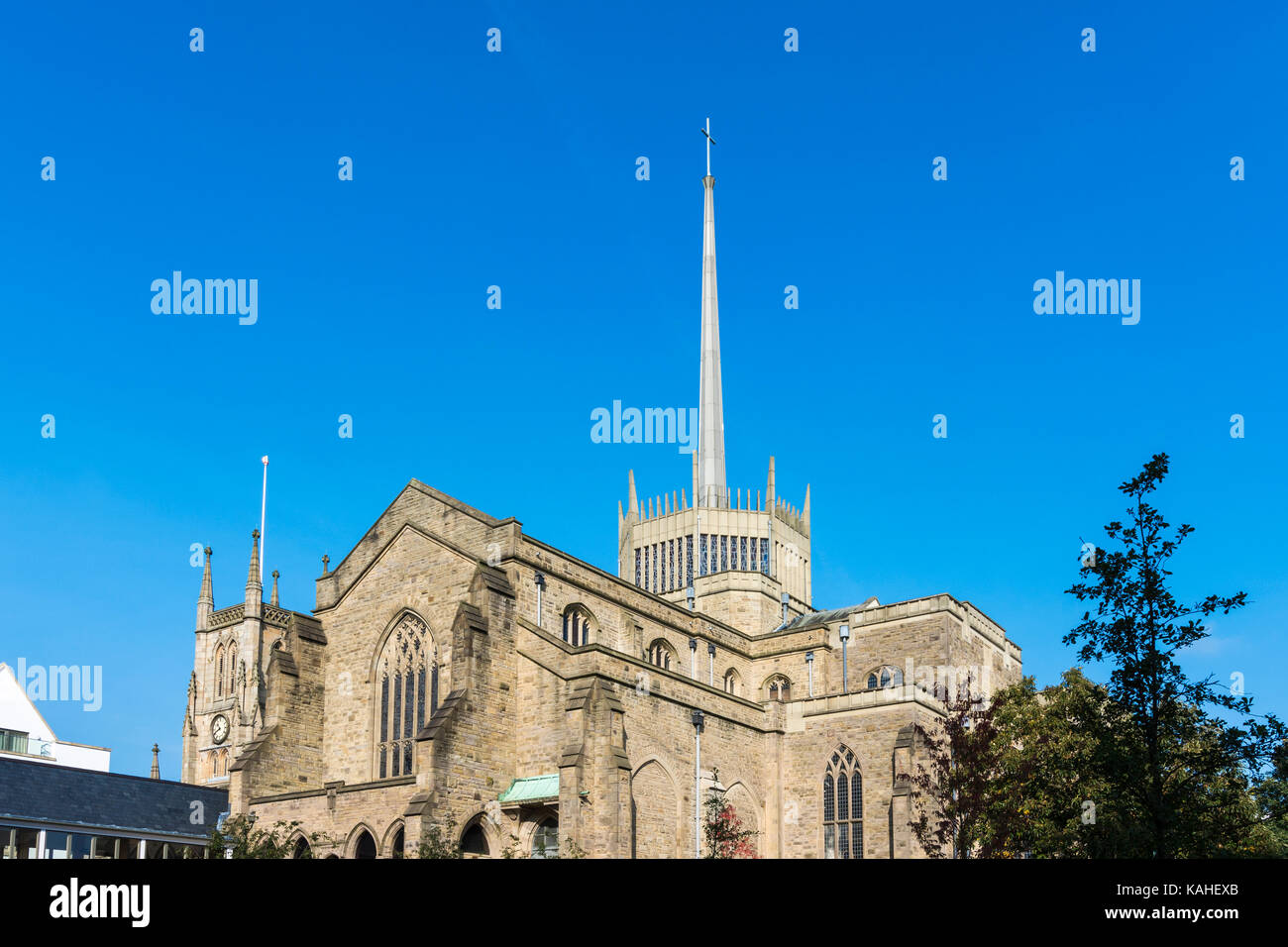 Blackburn Cattedrale (Chiesa Cattedrale di Blackburn Santa Maria la Vergine con San Paolo), la piazza della cattedrale, Blackburn Lancashire, Regno Unito. Foto Stock